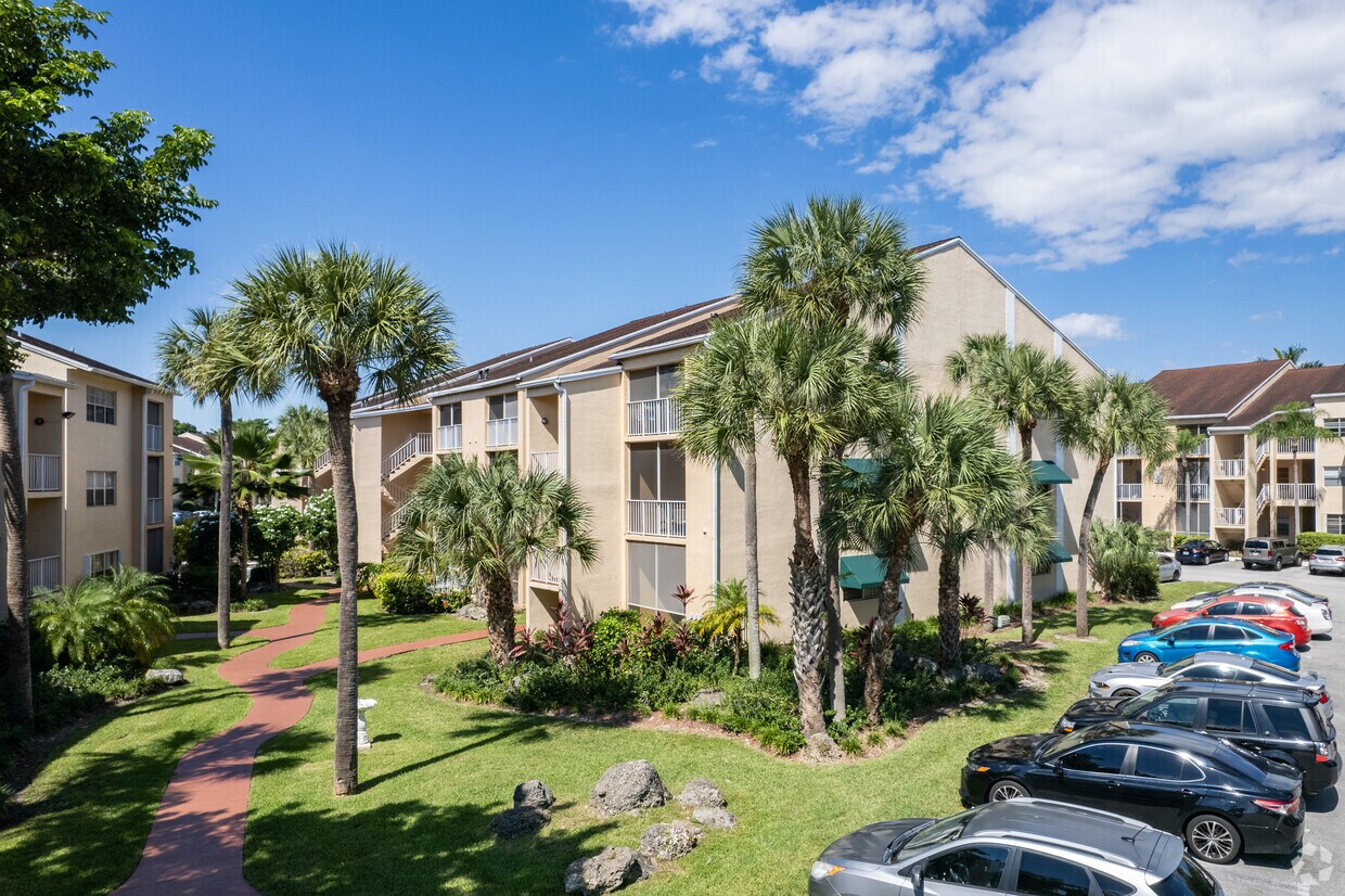 Hammocks Trails Apartments in Miami, FL