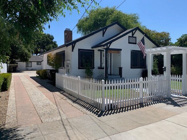 Building Photo - South M St, Livermore, CA 94550