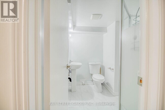 Photo du bâtiment - 65 Davis Rd