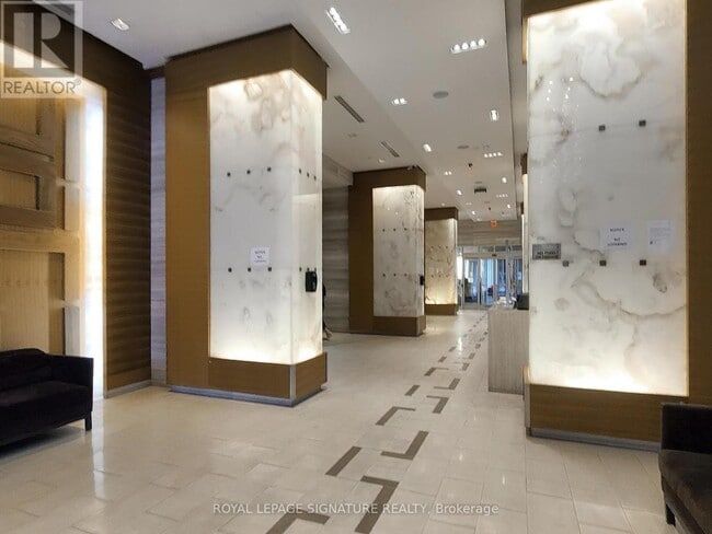 Building Photo - 300 Front St W