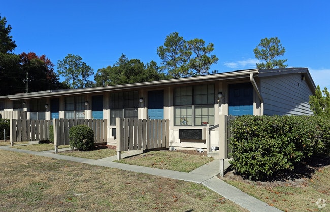 Building - Cedarwood