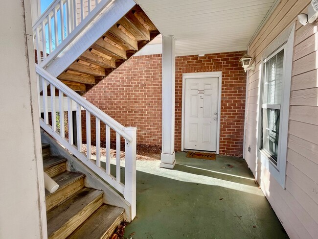 Building Photo - MeadowVista9041