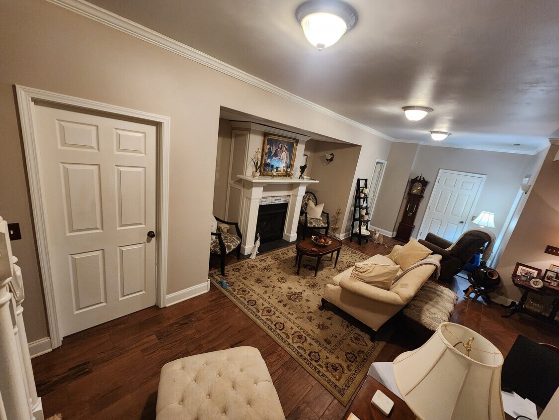 Primary Photo - 264 Roberts Rd