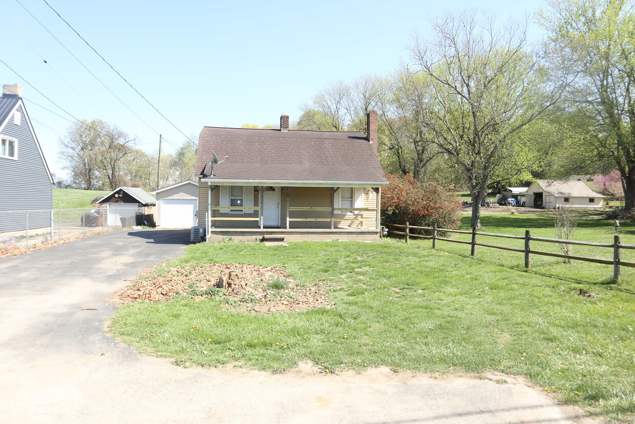 Primary Photo - 214 California Rd