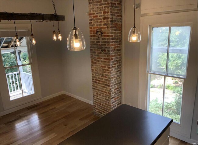 Foto del edificio - 726 W 6th St