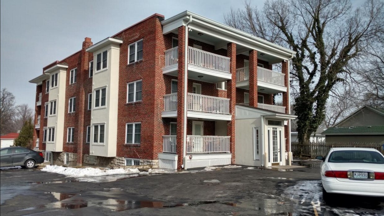 Primary Photo - 709 W Truman Rd