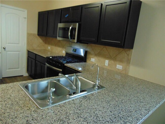 Foto del edificio - 305 Cibolo Creek Dr