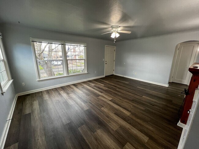 Foto del edificio - 396 23rd St NE
