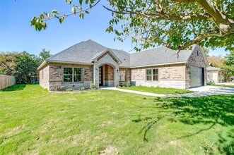 Building Photo - 908 Meadowlark Ln