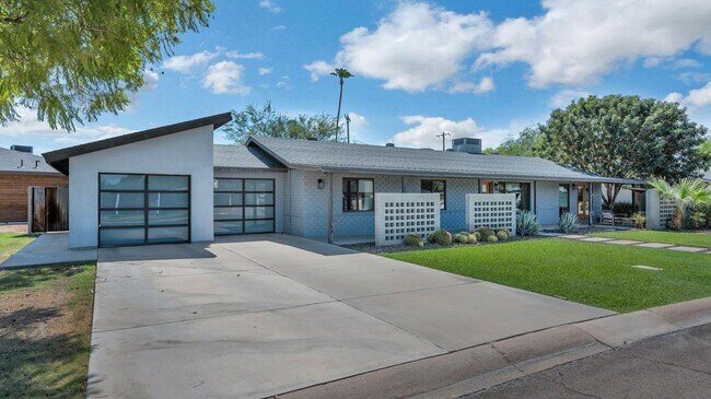 Building Photo - 4707 N 30th Pl