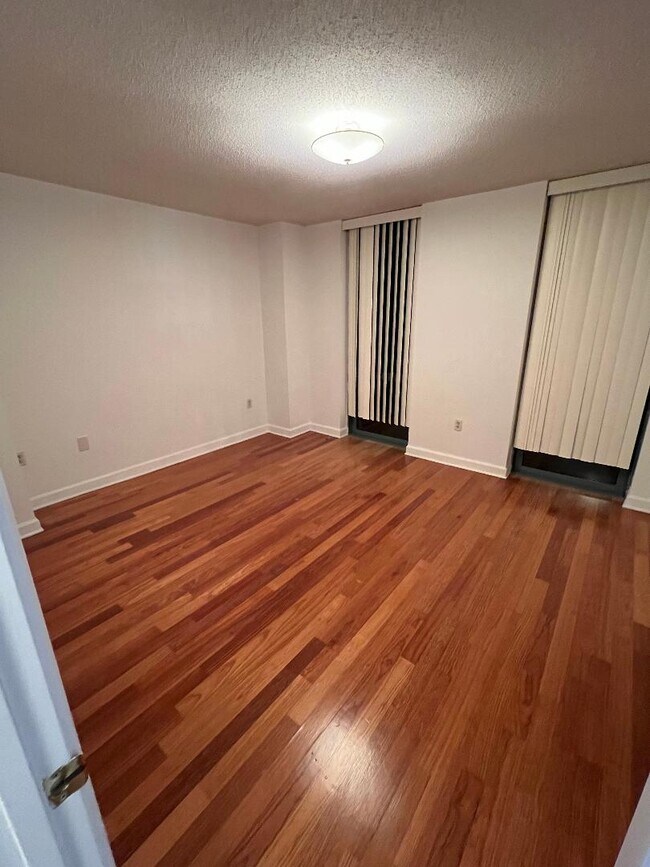 Foto del edificio - 2870 Pharr Court South NW