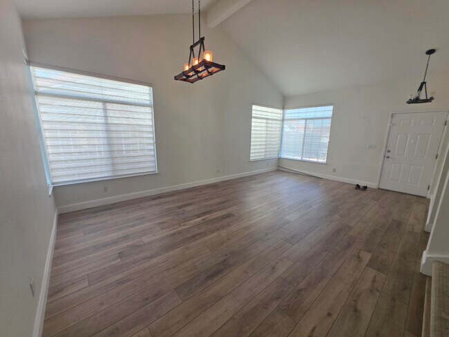 Foto del edificio - 35 Beechwood Ct