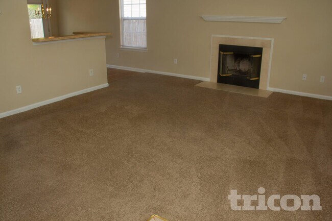 Foto del edificio - 11330 Northwoods Forest Dr