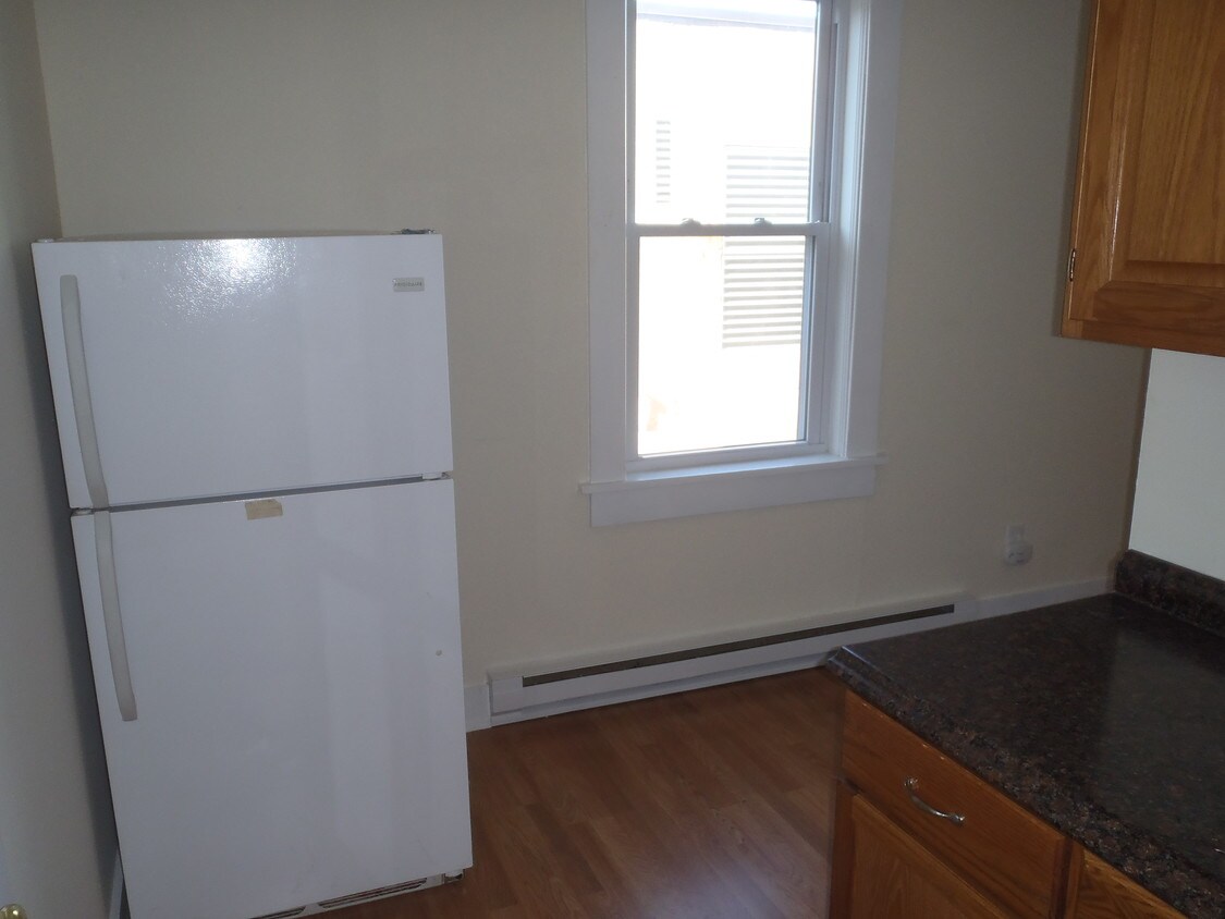 100 Spruce St, Stamford, CT 06902 100 Spruce St Stamford, CT