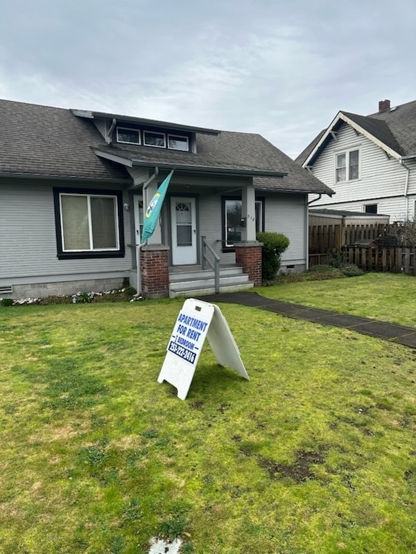 Building Photo - 318 5th Ave NW