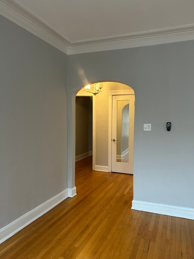 Entryway - 118 Keeney St #3W