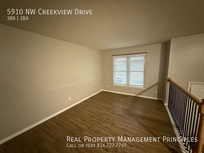 Foto del edificio - 5910 Creek View Dr