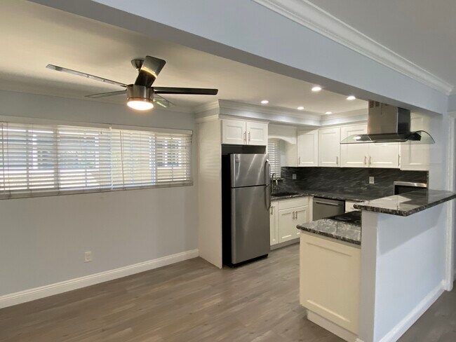Dining Room - 1212 Amethyst St