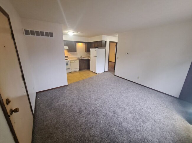 Building Photo - 1444 W 16th St