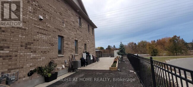 Building Photo - 640 Via Campanale Ave