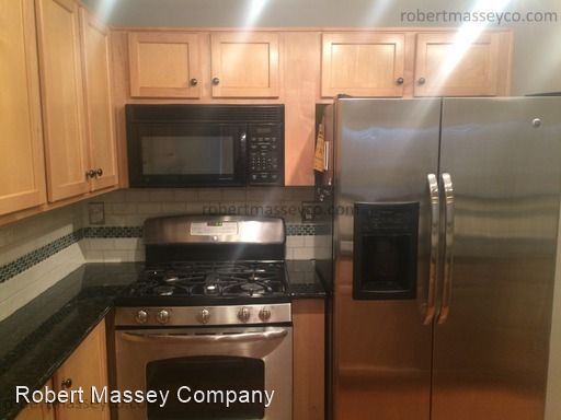 Building Photo - 2 br, 2.5 bath House - 945 Baxter Avenue, ...