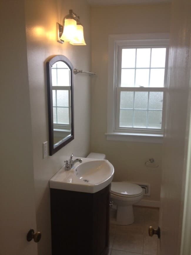 Building Photo - 5307 W Franklin St