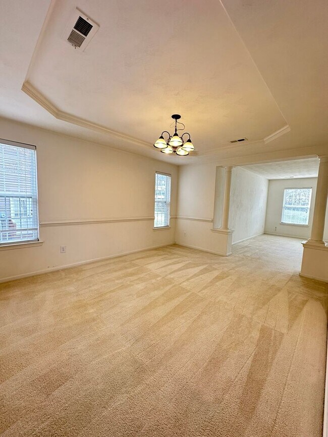 Building Photo - 3 BED 2.5BA SINGLE FAMILY HOME