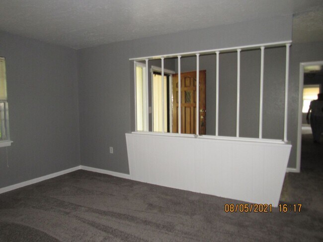 Building Photo - PET FRIENDLY WITH OWNER APPROVAL!!!