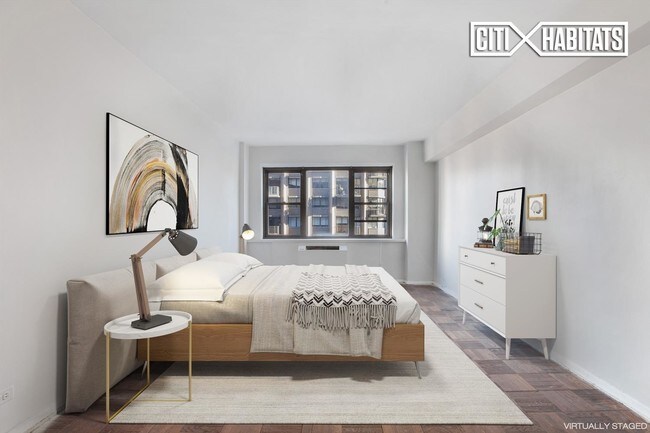 Foto del edificio - 165 E 72ND APT CORP