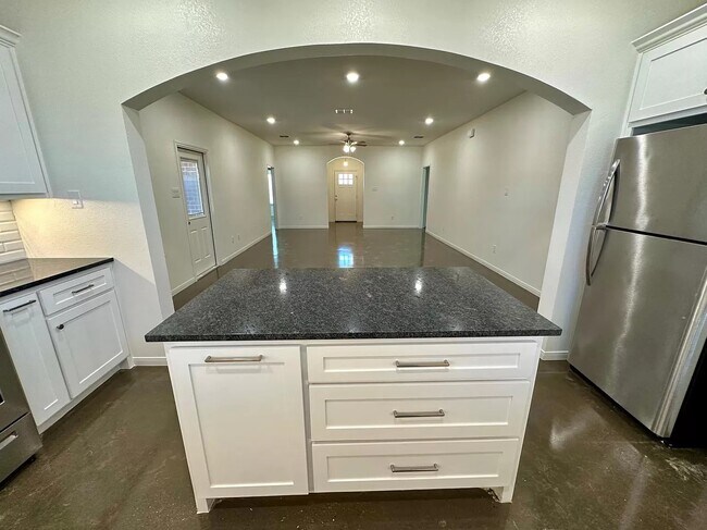 Foto del edificio - 705 Tower Mill Ct