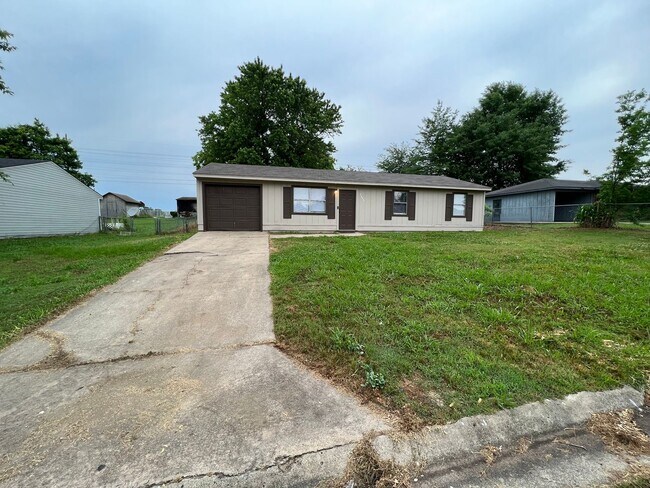 Building Photo - 3605 Rickey Dr