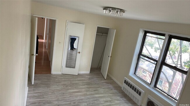 Building Photo - 164 Pine St