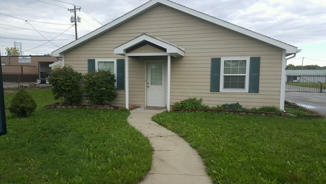 Building Photo - 1710 Drouillard Rd