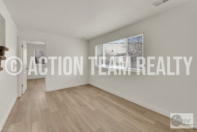 Foto del edificio - Remodeled Townhome in Cottonwood Heights!