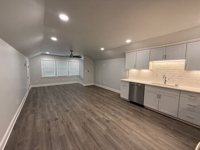 Foto del edificio - 2023 Moores Ford Rd