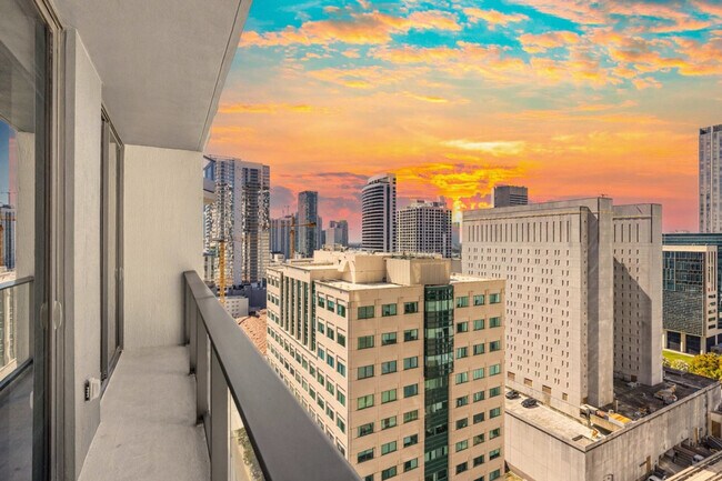 Foto del edificio - 501 NE 1st Ave