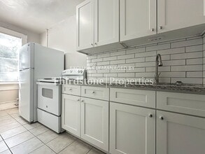 Building Photo - 82 W 32nd St