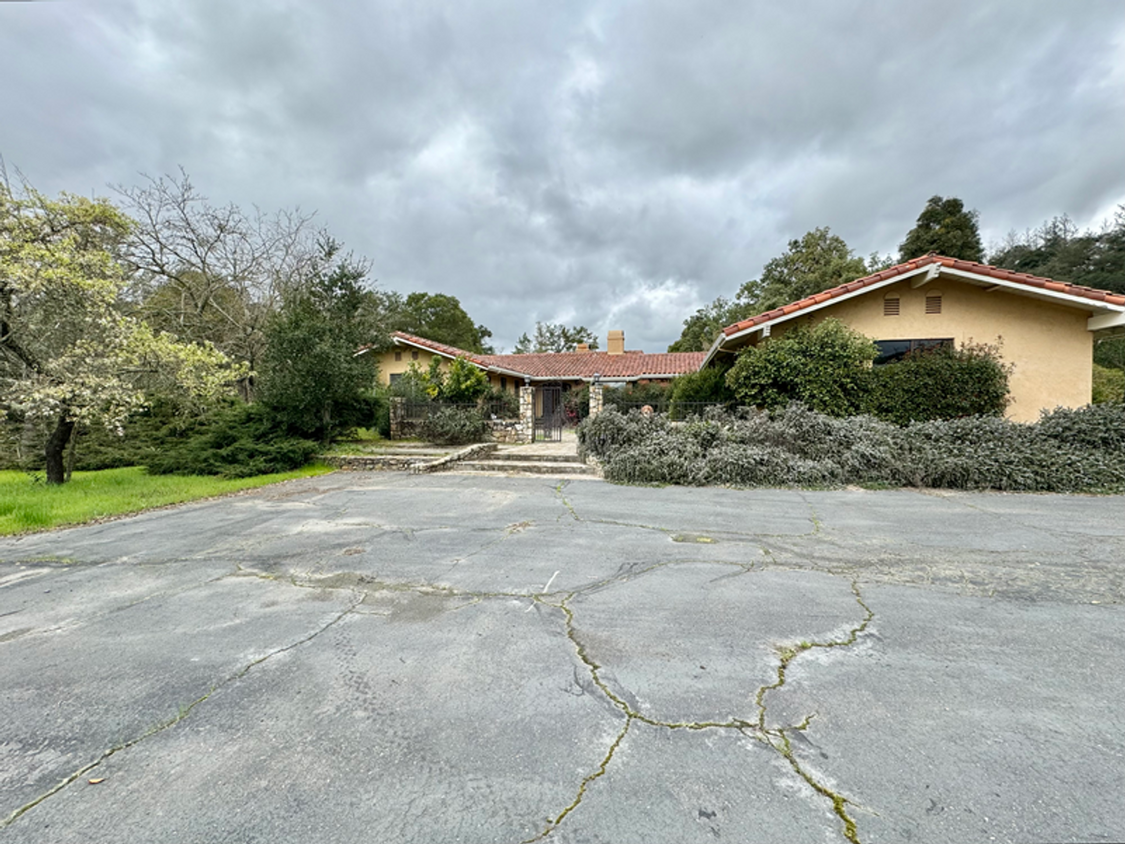 Primary Photo - Three Bedroom St. Helena Home with Beautif...