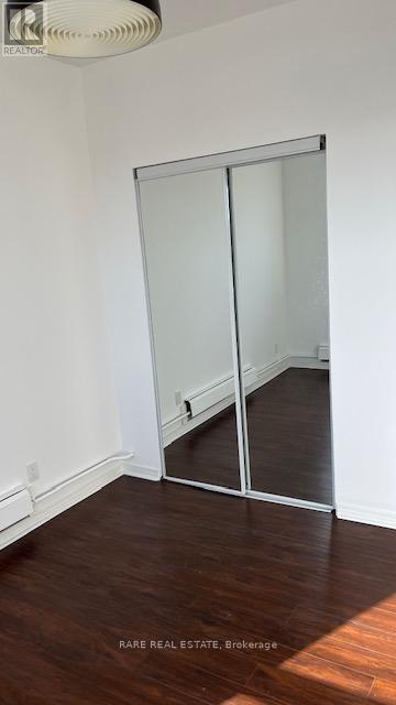 Photo du bâtiment - 1434 Queen St E