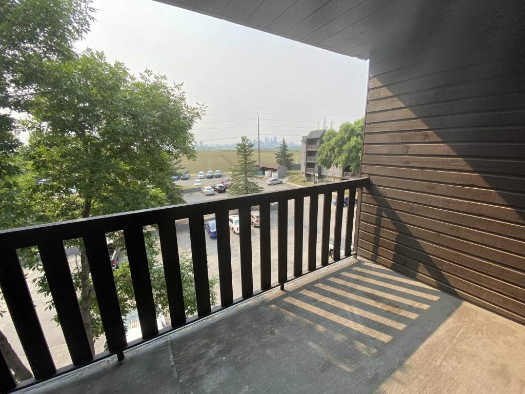 Doverglen Estates Apartments 216 Doverglen Cres SE Calgary, AB