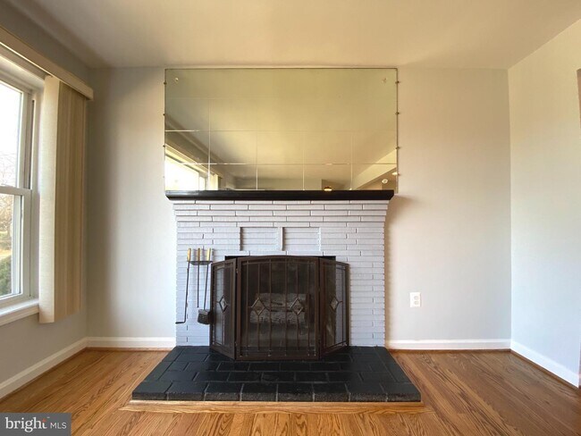 Foto del edificio - 3722 Lacy Blvd