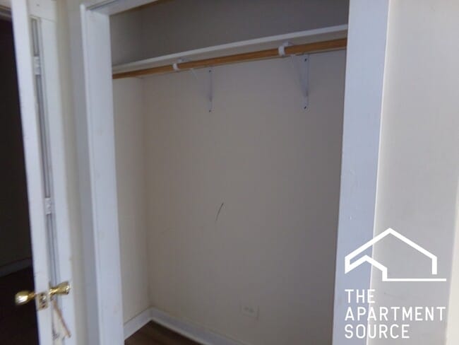 Building Photo - 6574 N Lakewood Ave