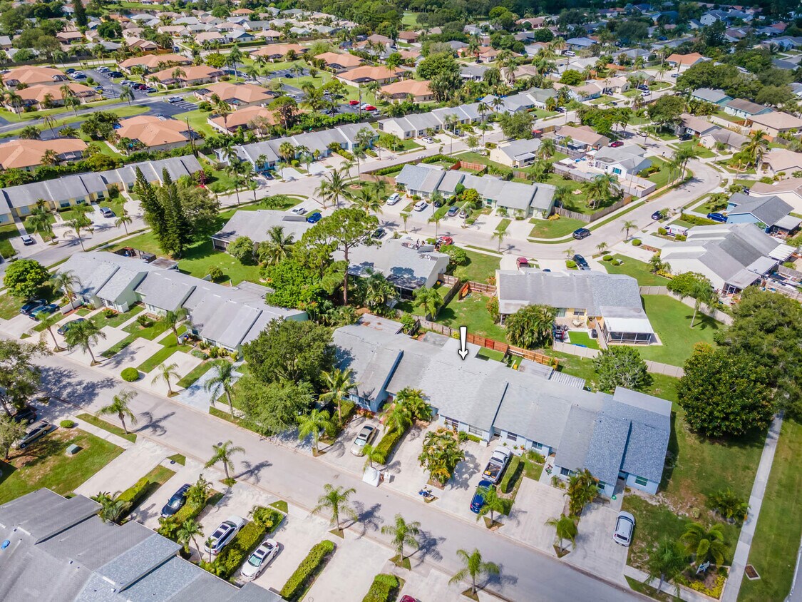 Foto principal - 107 Oakwood Dr