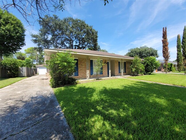 Building Photo - 9322 Fairdale Ln
