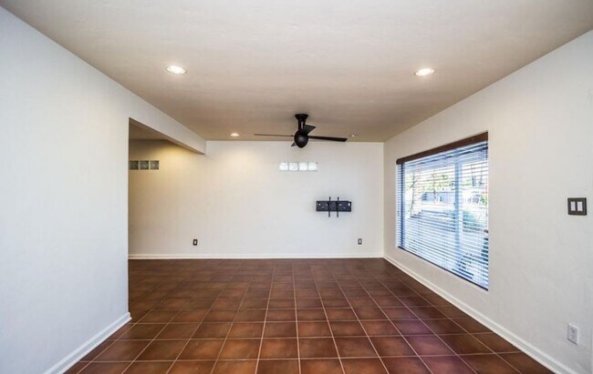 Foto del edificio - 1148 E Glenn Dr, Phoenix, AZ 85020