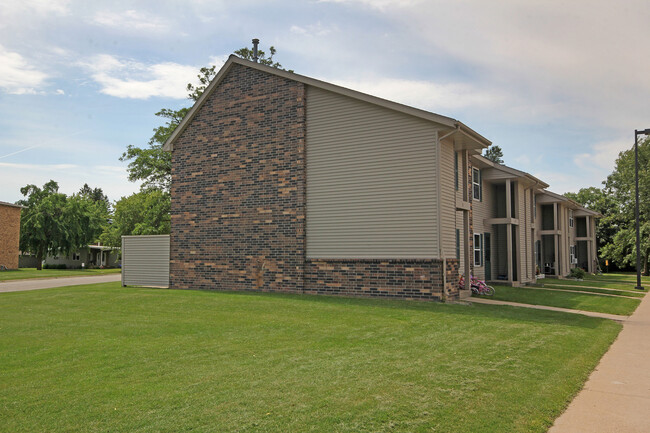 Foto del edificio - Warroad Townhomes