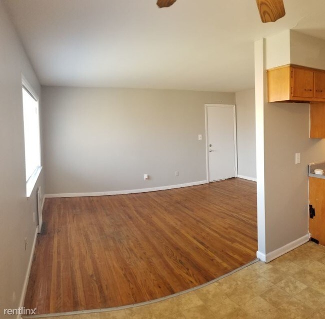 Building Photo - 2 br, 1 bath Apartment - 7051 E 11th St