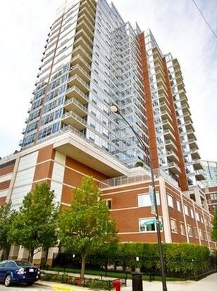 Exterior - 1600 S Prairie Ave
