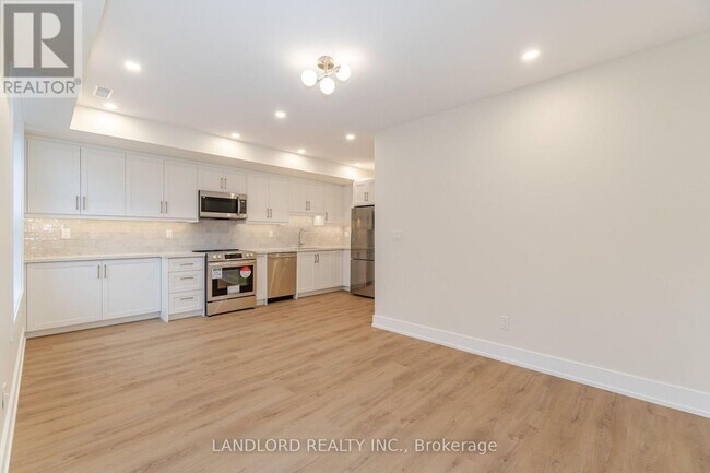 Building Photo - 73 Dewson St