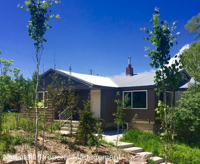 Building Photo - 3 br, 2 bath House - 4427 N. State Road 32